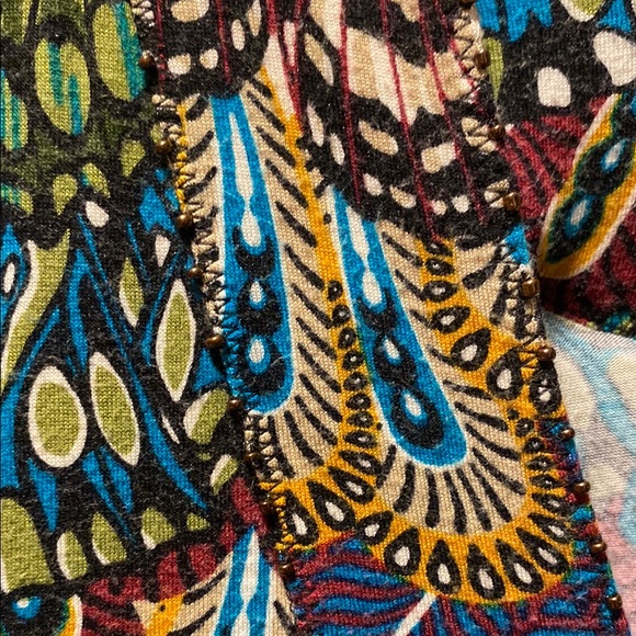 Colorful Plus size Vintage Patterned Women's Top - Picture 4 of 8